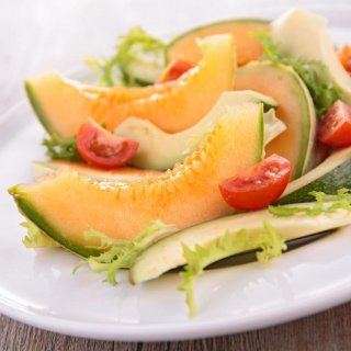 Fruchtiger Avocado-Melonen-Salat