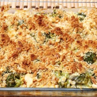 Brokkoli-Käse-Nuss-Auflauf