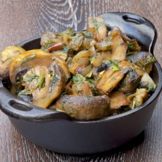 Champignon-Gemüse-Eintopf mit Pesto