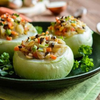 Gefüllte Kohlrabi mit Karottensoße