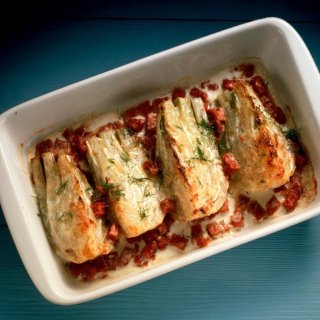 Gratinierter Fenchel mit Tomatensauce