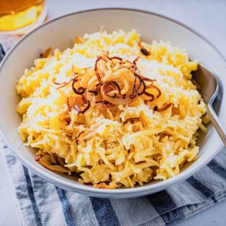 Herzhafte Spätzlepfanne mit Spitzkohl