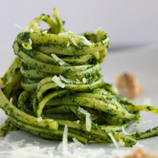 Mangold-Pesto mit Nudeln