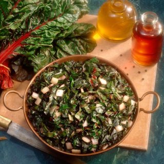 Mangold mit Butterbröseln