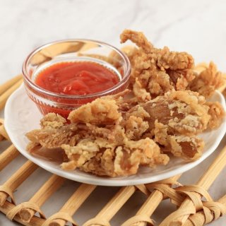Panierte Austernpilze mit Süß-Sauer-Dip