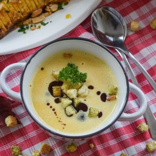 Petersilienwurzel-Schaumsuppe