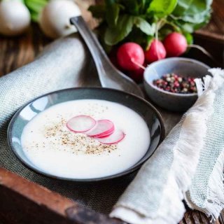 Radieschen-Frischkäse-Suppe