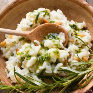 Risotto mit Kohlrabi und Pinienkernen