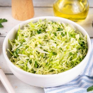 Sellerie mit Weißkrautsalat