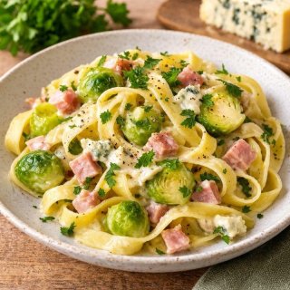 Tagliatelle mit Rosenkohl in Gorgonzola-Sauce