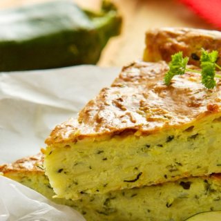 Zucchinikuchen mit Grieß