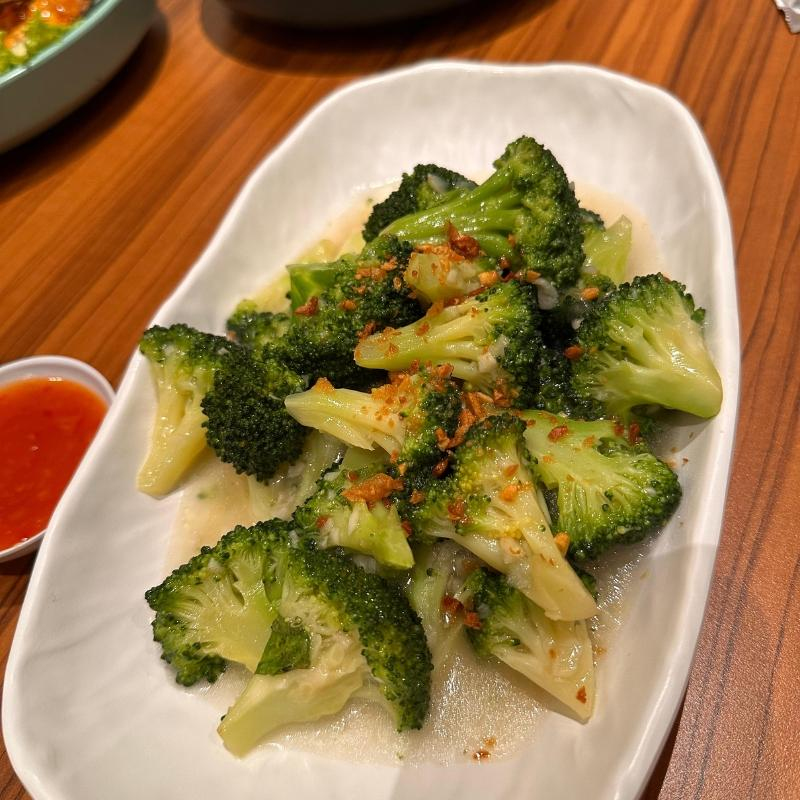 Brokkoli in Weinsauce