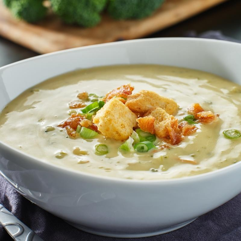 Brokkolisuppe mit Klößchen