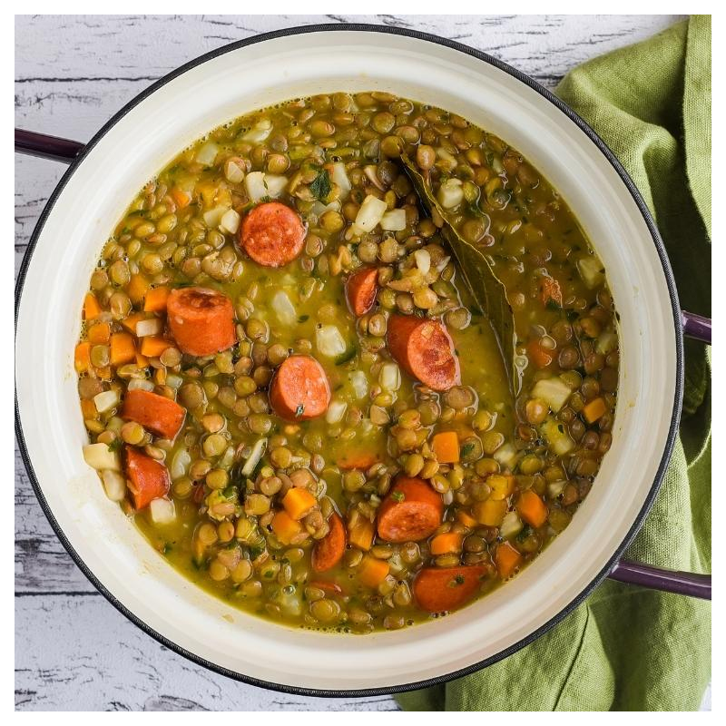 Linsengemüse mit Wursteinlage