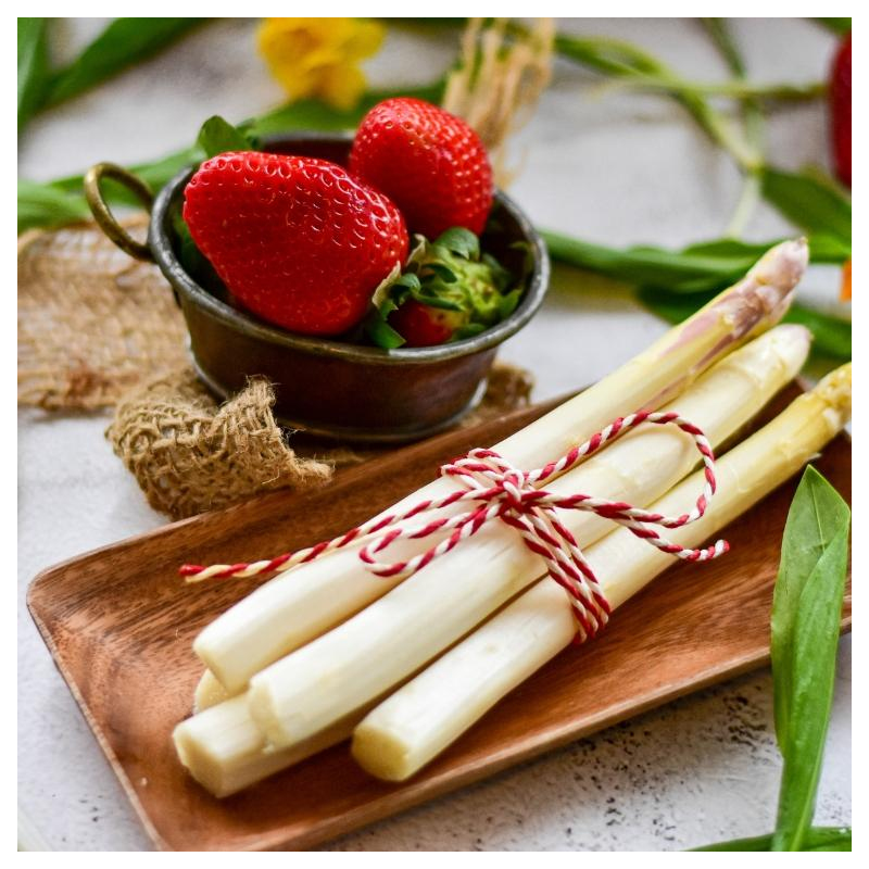 Spargel mit Erdbeersauce