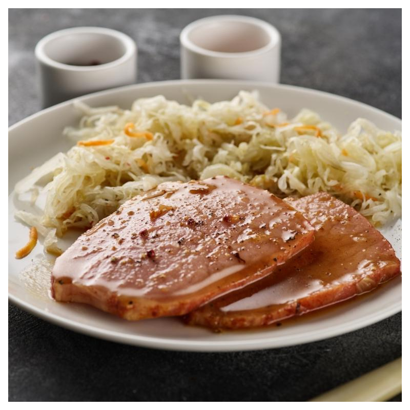 Weißkraut mit Äpfeln und Schweinefilet