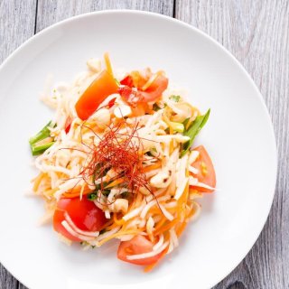 Kohlrabi-Tomatensalat