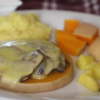 Butternutkürbis Schweizer Art mit Kartoffelpüree