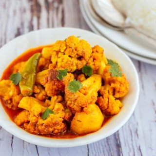 Indisches Blumenkohl-Tomaten-Curry