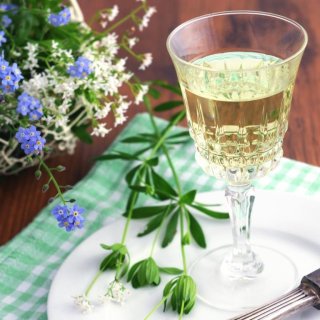 Maibowle mit Waldmeister