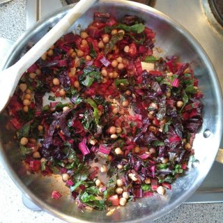 Mangoldsalat mit Kichererbsen