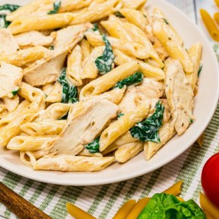 Penne mit Spinat und Gorgonzola