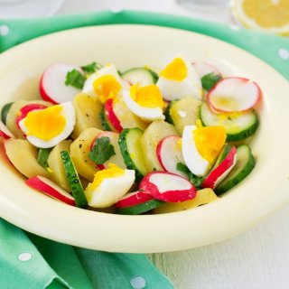 Rettich-Radieschen-Salat mit Senf-Dressing