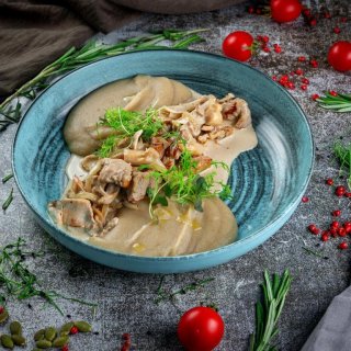 Selleriepüree mit pikanten Austernpilzen