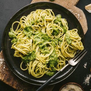 Spaghetti mit Koriander-Pesto
