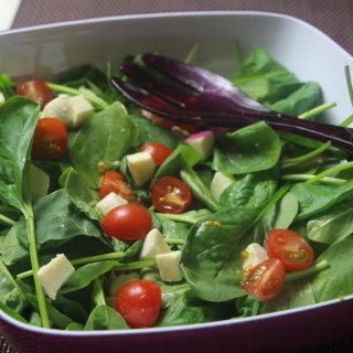 Spinatsalat mit Mozzarella
