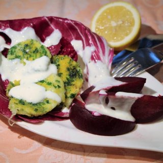 Warmer Wintersalat mit gebratenem Mozzarella