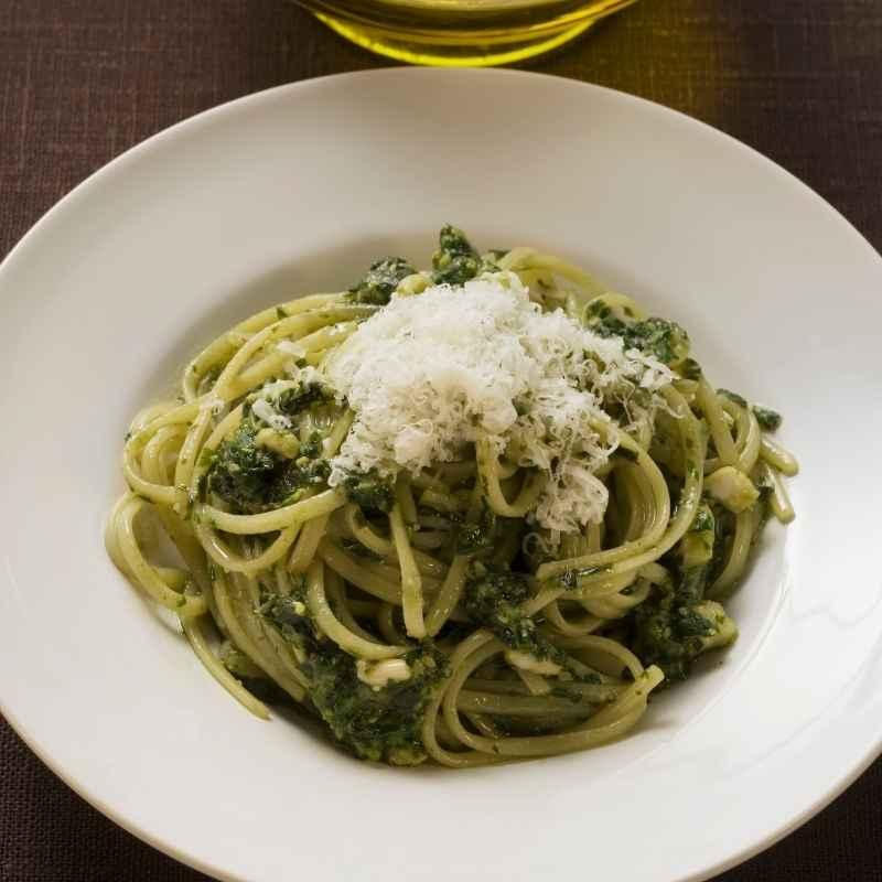Bärlauch-Linguine mit Kohlrabi