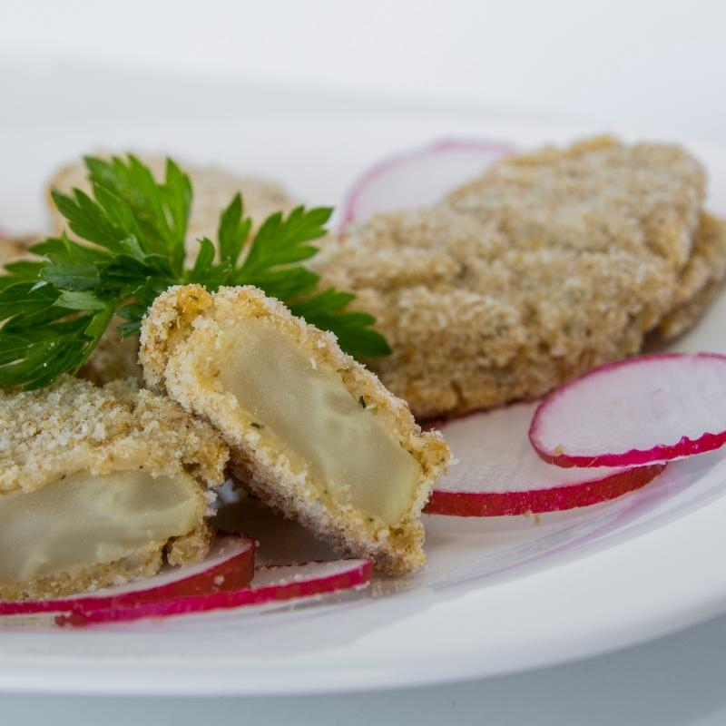 Gebratener Sellerie mit Parmesan und Joghurt-Dip