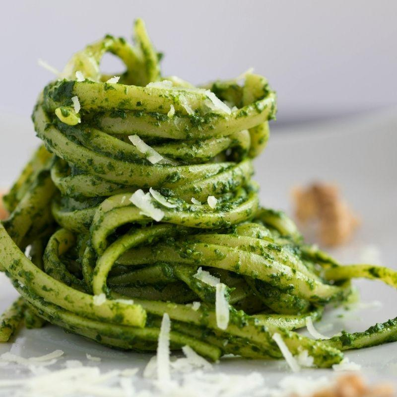 Mangold-Pesto mit Nudeln