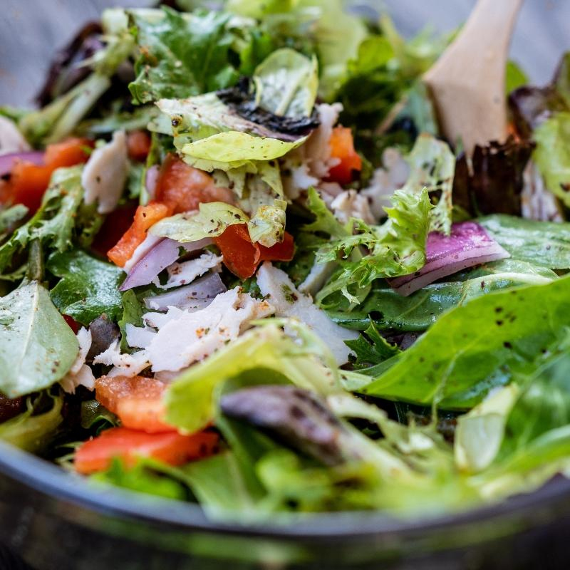 Salat Nicoise mit Asia-Salat